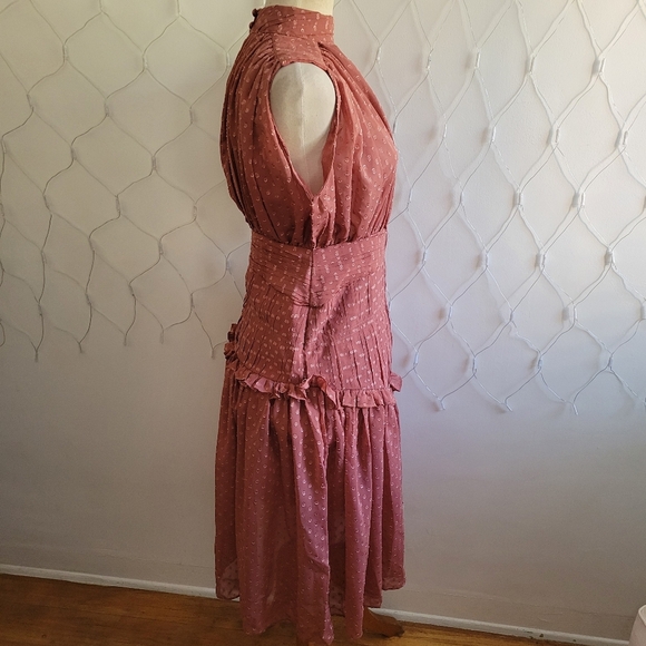 Boohoo Occasion Swiss Dot Gathered Dress / Dusky Rose / US Size 6 - Picture 6 of 10